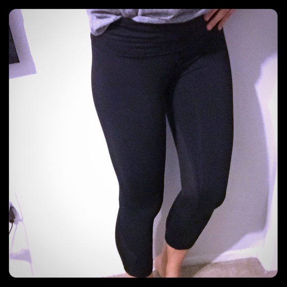 Lululemon Run Inspire Crop II *block-it pocket