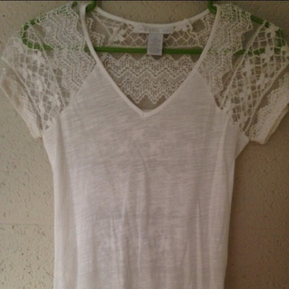 White tshirt with lace back