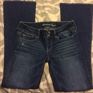 Woman's American Eagle Jeans