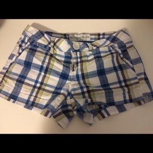 Woman's/girls Aeropostale plaid shorts