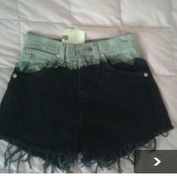 Vintage wrangler xsmall dip dyed hw shorts.