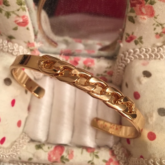 Fashion bracelet