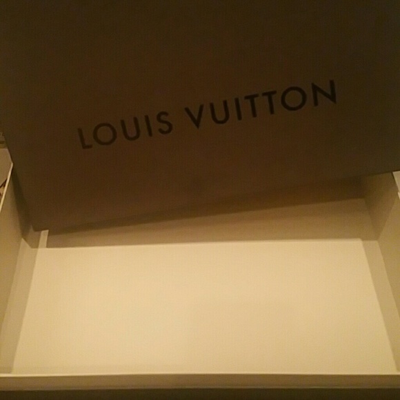 Authentic Louis Vuitton Hardbox - Picture 2 of 2