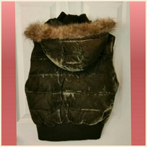 Green Vest with Faux Fur - Picture 2 of 3