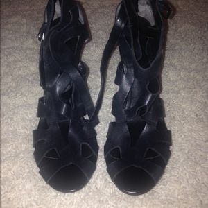 New Guess high heels