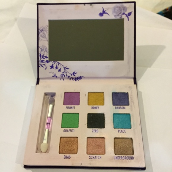 Urban Decay 9 Deluxe eye shadows