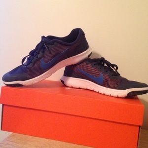 Nike shoes running