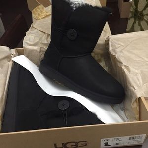 Brand new Uggs for sale.✨✨👢