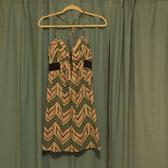 Billabong Dress! Pair with wedges & bangles. - Picture 2 of 3