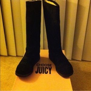 Juicy Couture size 8M Black Suede Boots.