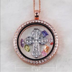 Beautiful new ladies classy charm locket