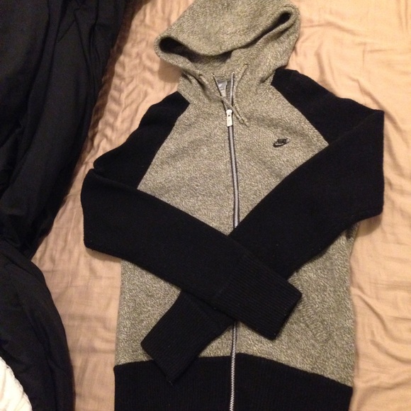 VERY nice Nike sweater