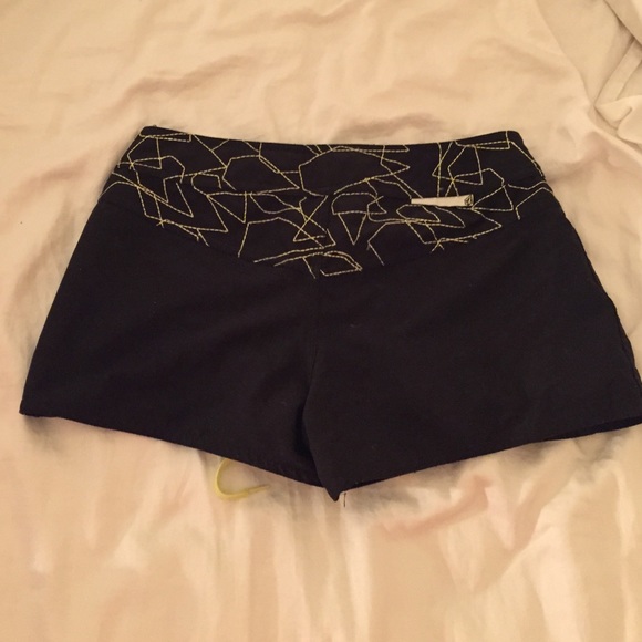 Volcom board shorts - Picture 3 of 4