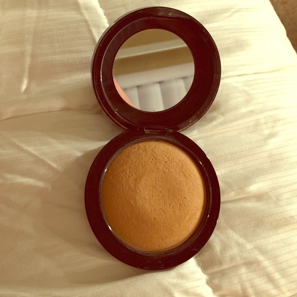 Mac mineralized skin finish
