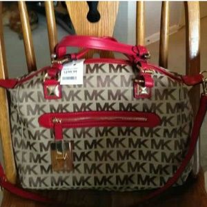 **NEED GONE ASAP: Michael Kors Purse**