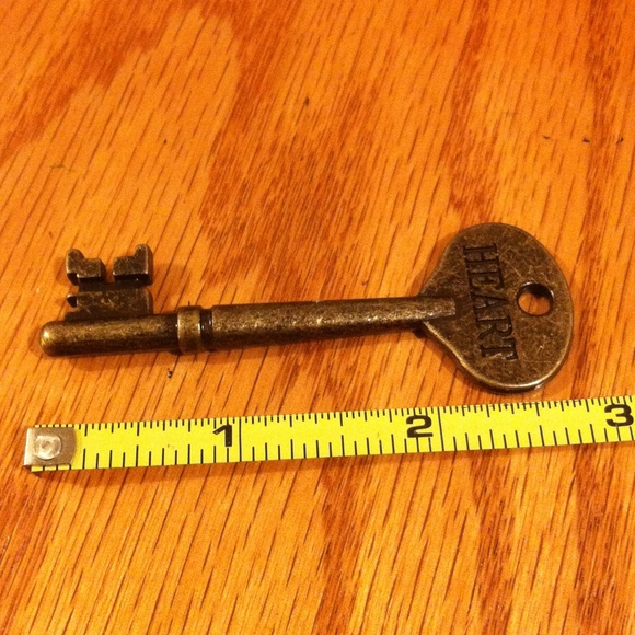 Heart Key Pendant (+1) - Picture 6 of 6