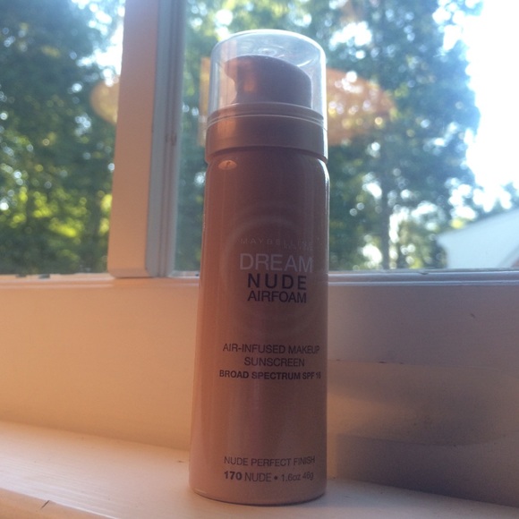 Maybelline- Dream nude air foam