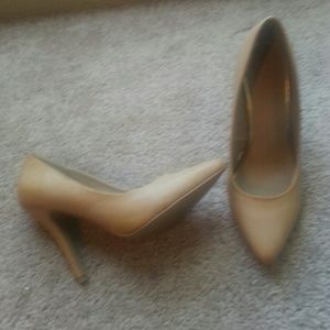 Beige pumps