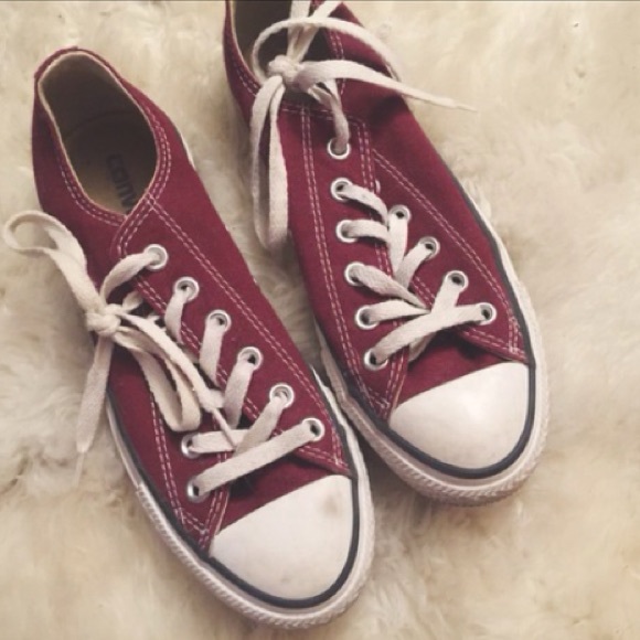 converse maroon low cut