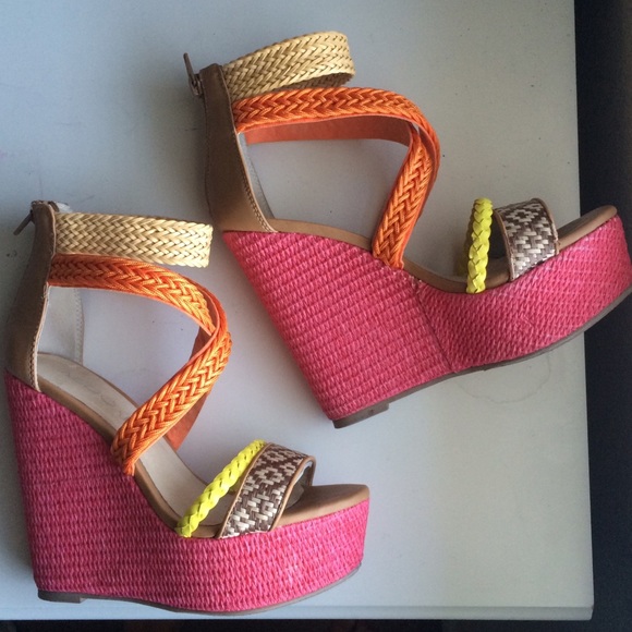 EXTRA photos for Aldo Wedges!