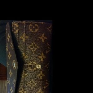 Louis Vuitton wallet sarah