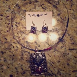 Beautiful earring and necklace set