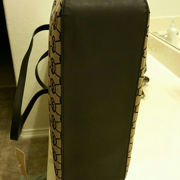 ********SOLD********Authentic Michael Kors Handbag - Picture 3 of 4