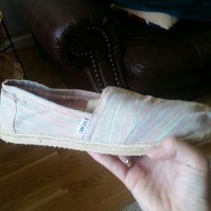 Toms classics Baxter never worn!!! Size 9