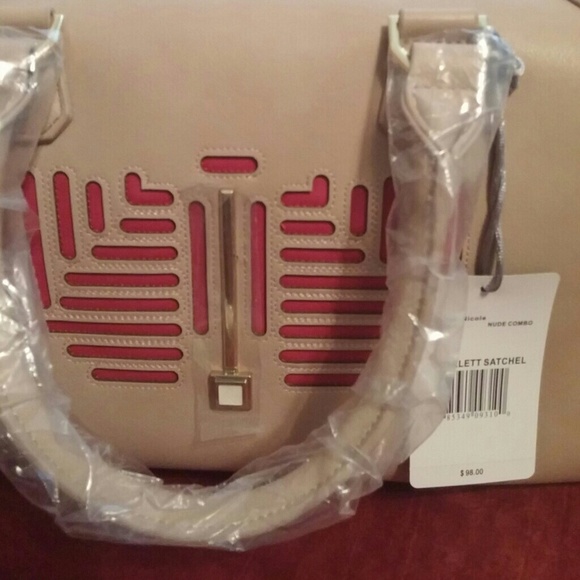 🚫Gifted to a friend 🚫New Danielle Nicole Satchel - Picture 2 of 4