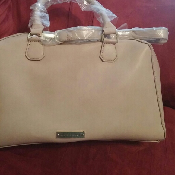 🚫Gifted to a friend 🚫New Danielle Nicole Satchel - Picture 3 of 4