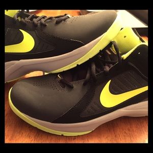 Men's Nike sneakers. Nike overplay  VIII