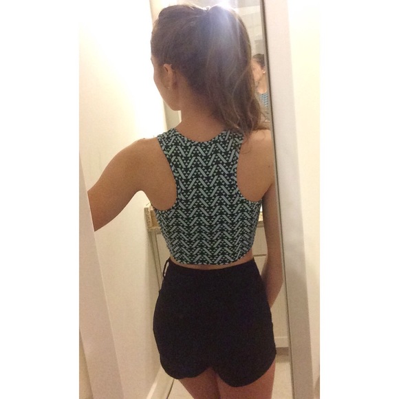 ❌SOLD❌ PacSun [Kirra] crop top •• - Picture 2 of 4