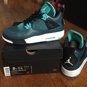 Jordan retro 4 teal