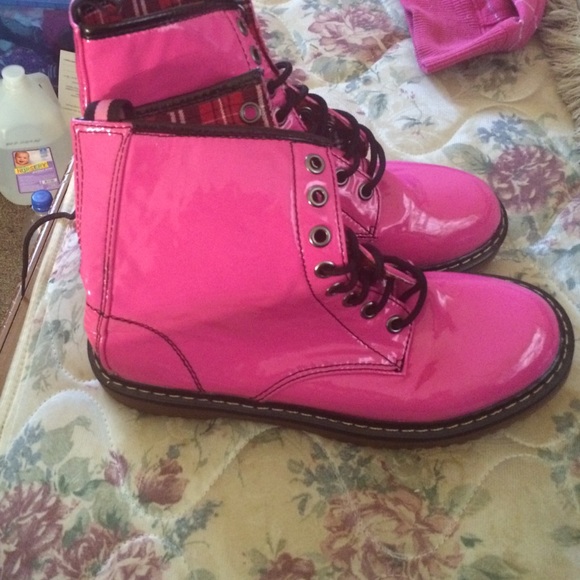 FASHION BOOTS 😊 - Picture 2 of 2