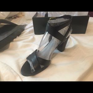 Lauren Ralph Lauren BRAND NEW 6.5 leather sandals