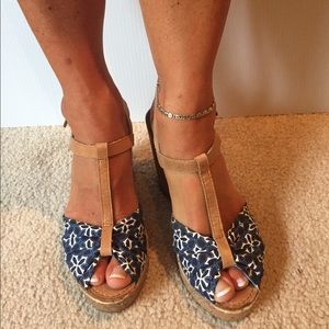 American Eagle cork and navy floral wedges