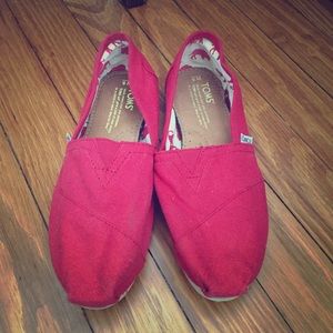 Red Canvas Toms