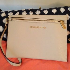 New large Michael Kors wristlet
