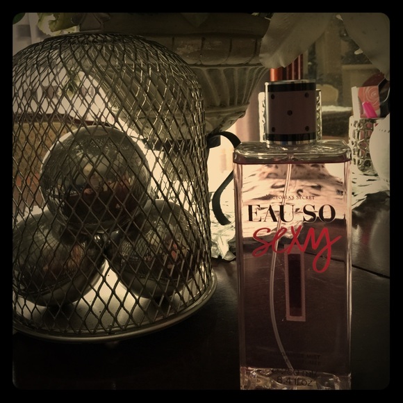 NWT VS PINK EAU SO SEXY 8.4