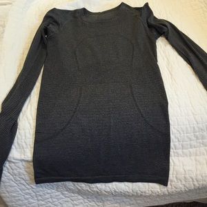 Lulu lemon shirt