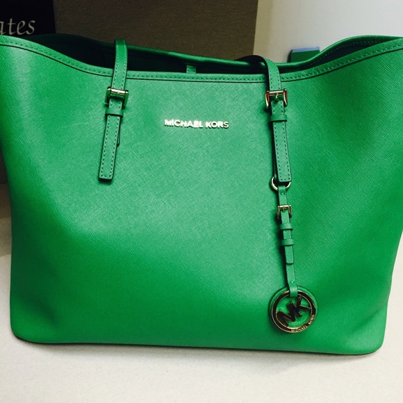 Michael Kors Handbags - Michael Kors Jet Set Tote
