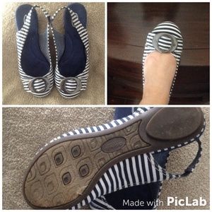 Sling back shoes. Blue and white