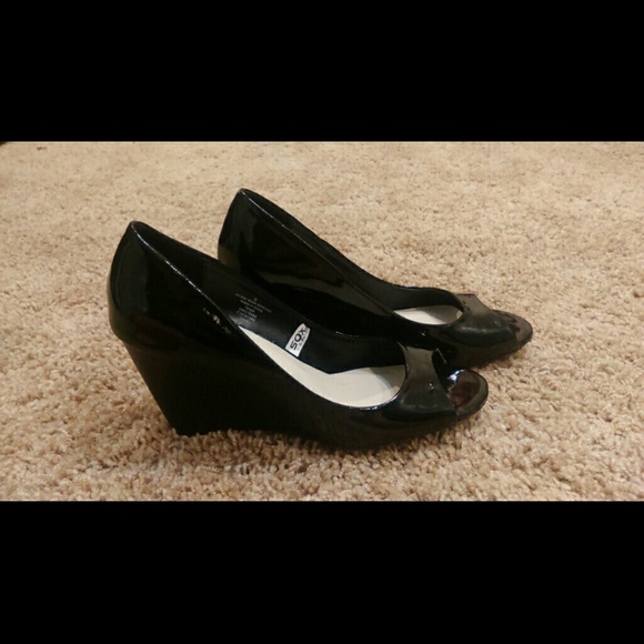 Black Open Toe Wedge