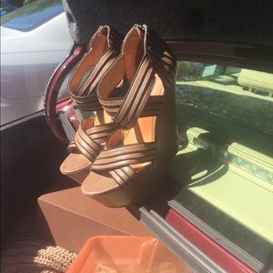 Lamb towering wedges!