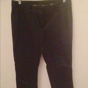 Black capris