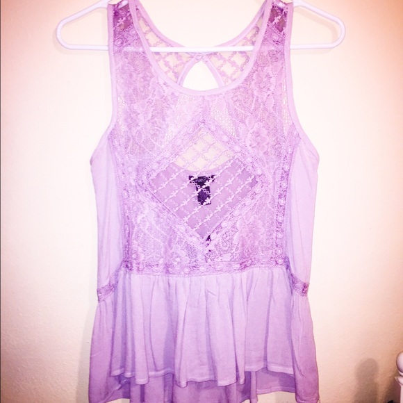 Adorable lavender top!