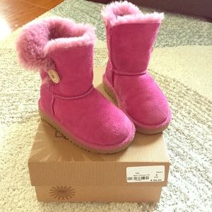 Kid's classic Ugg size 8 toddler