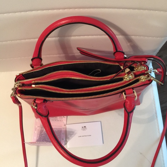 Authentic Coach purse - Picture 3 of 4