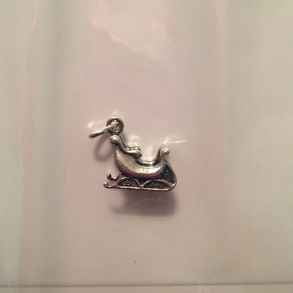 Sleigh collectors item charm from James Avery.