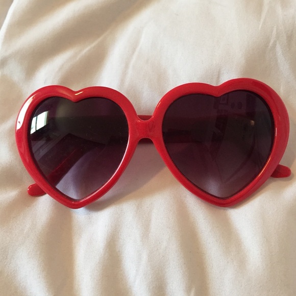 Heart eye sunglasses
